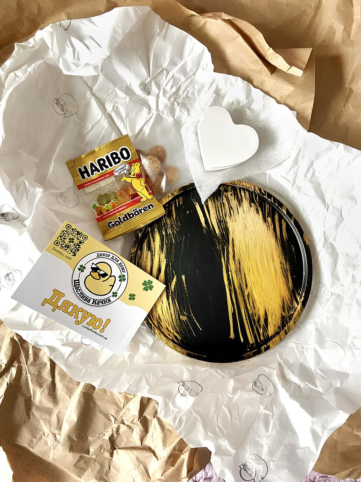 Гіпсова підставка під зліпок рук у чорному кольорі з золотим розписом