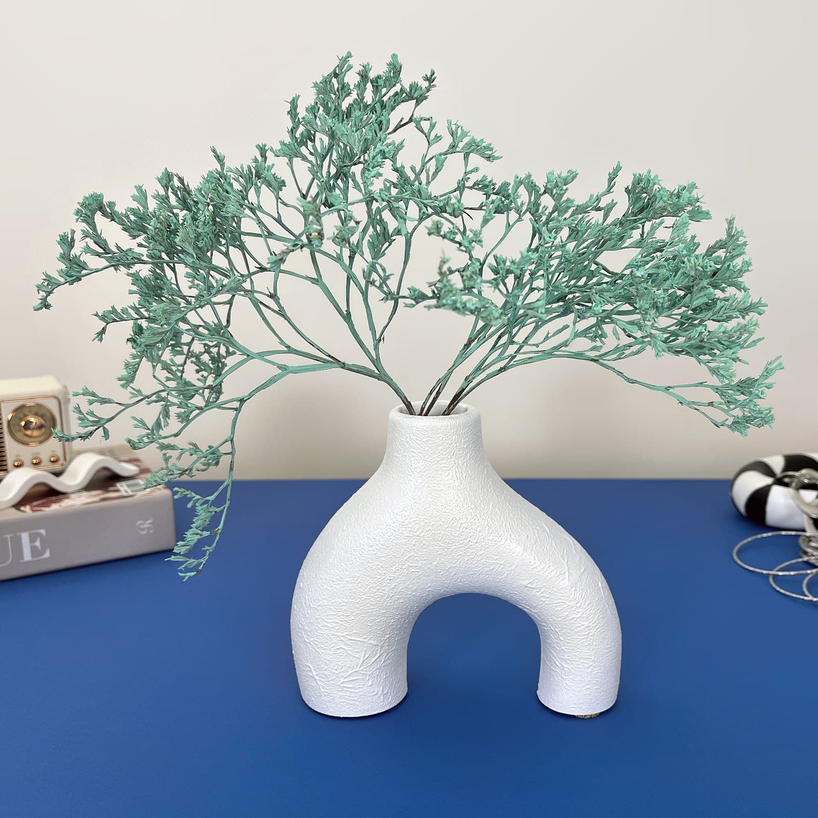 Ваза Арка Фактурна Біла | Гіпсовий Виріб від майстерні "Щаслива Качка" - Слайд 3