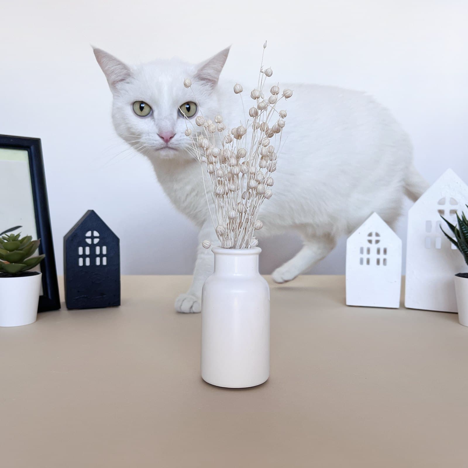 Ваза Флакена Мала Біла | Гіпсовий Виріб від майстерні "Щаслива Качка" - Слайд 11