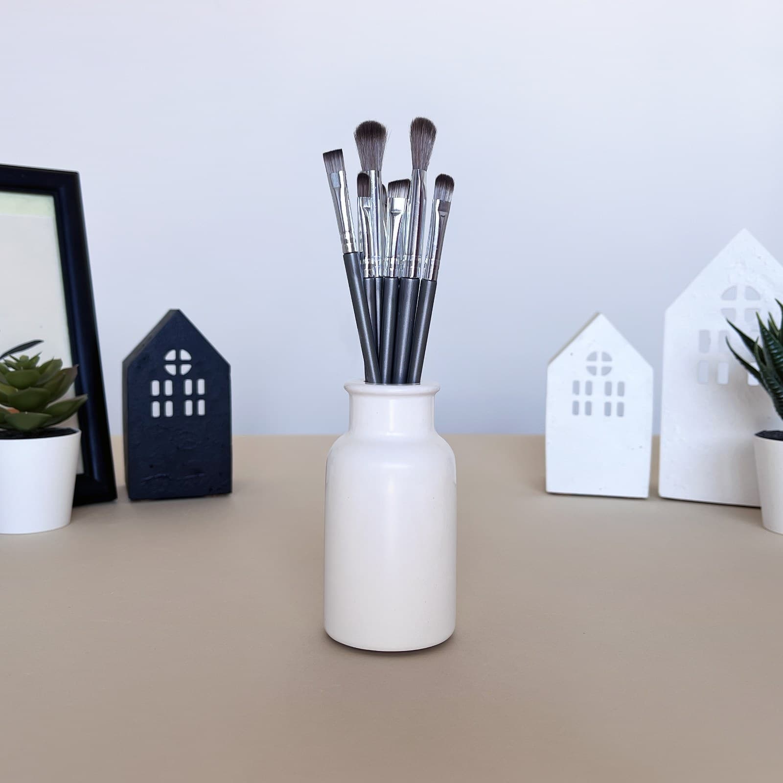 Ваза Флакена Мала Біла | Гіпсовий Виріб від майстерні "Щаслива Качка" - Слайд 7