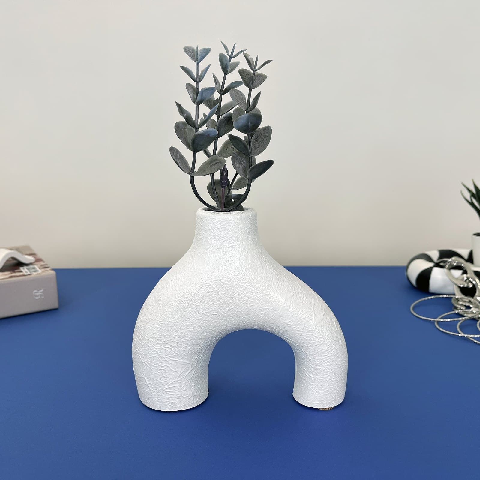 Ваза Арка Фактурна Біла | Гіпсовий Виріб від майстерні "Щаслива Качка" - Слайд 7