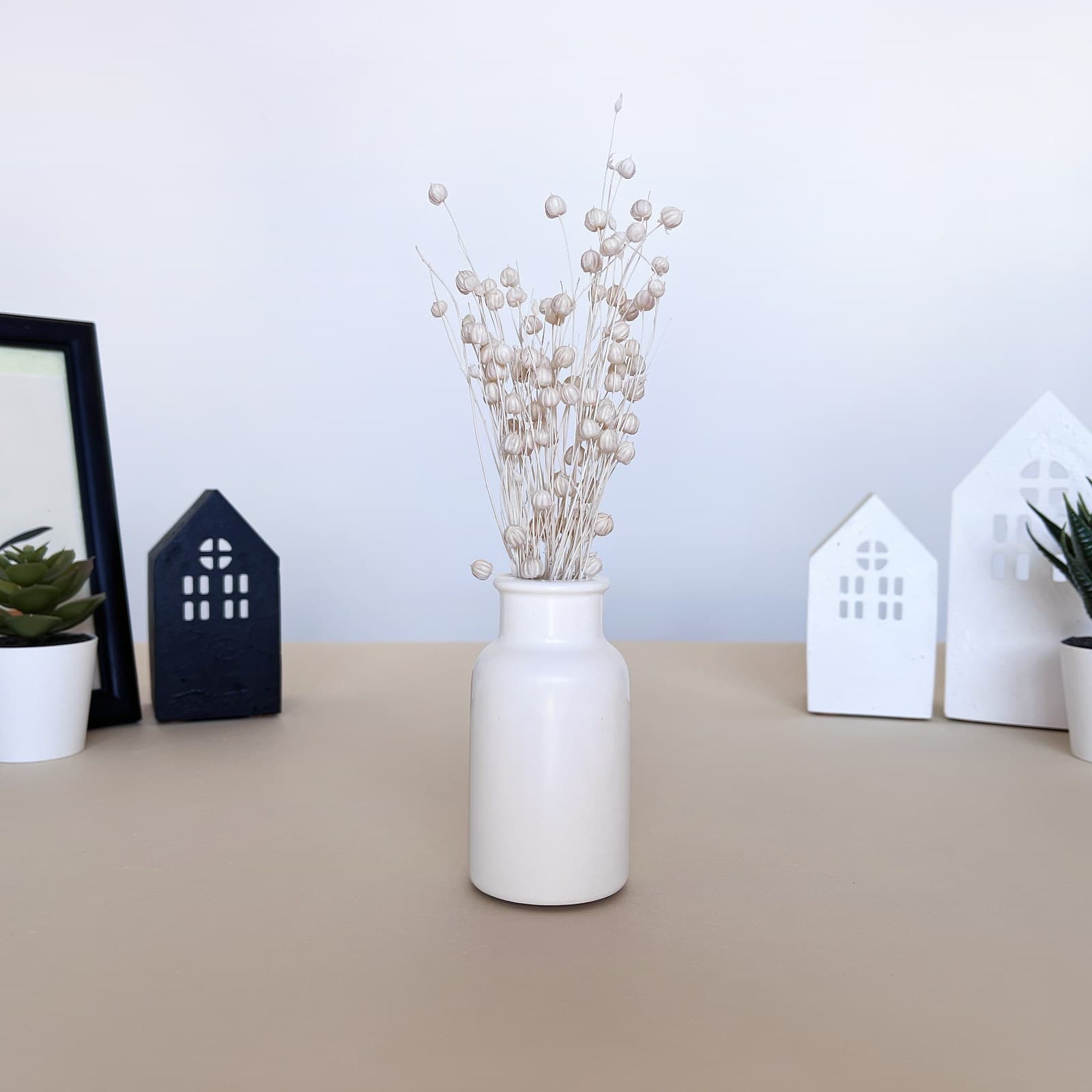 Ваза Флакена Мала Біла | Гіпсовий Виріб від майстерні "Щаслива Качка" - Слайд 5